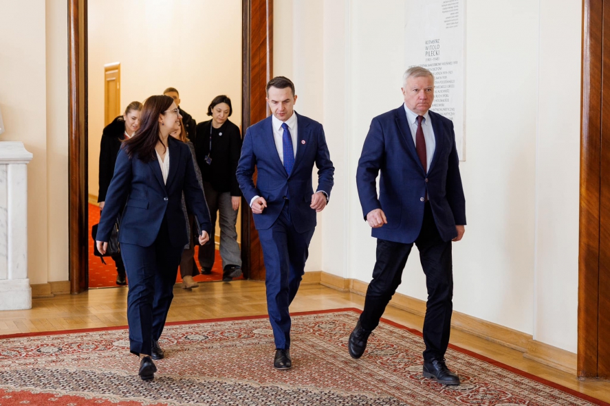 img - 2025-02-18T113017.278