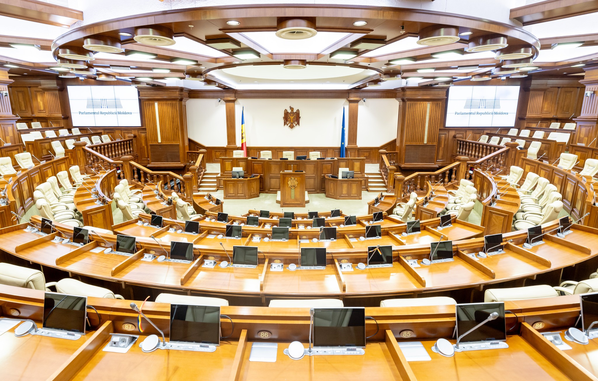 parlament3