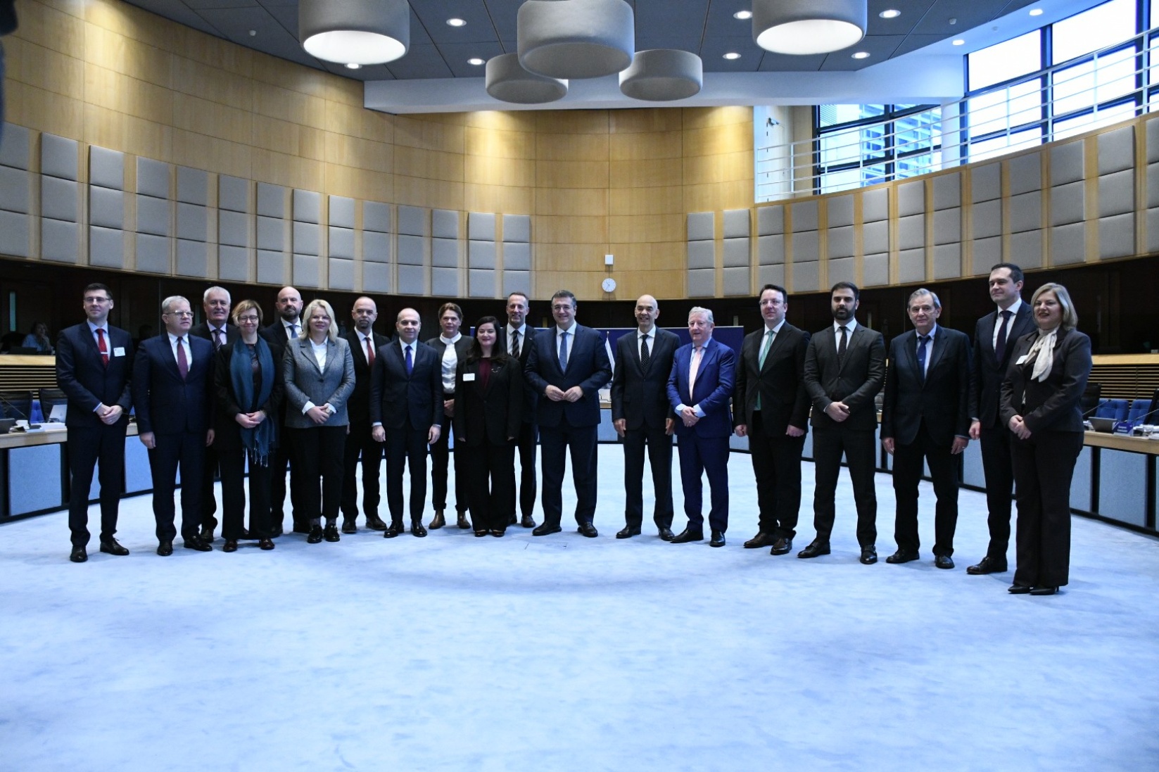 1__image00051-1647x_