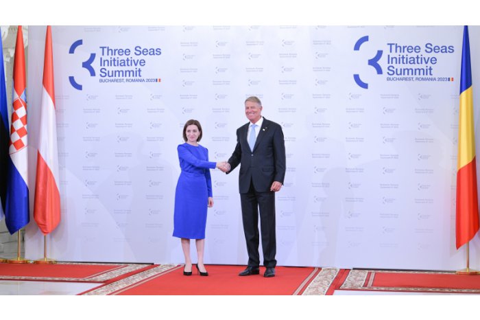 23007009_big1694065425