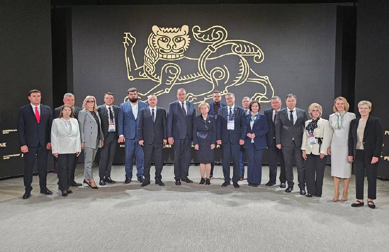 photo_5269341813657956576_x